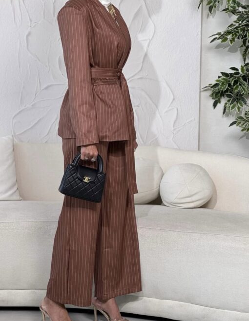 ⁦Brown set⁩ - الصورة ⁦2⁩
