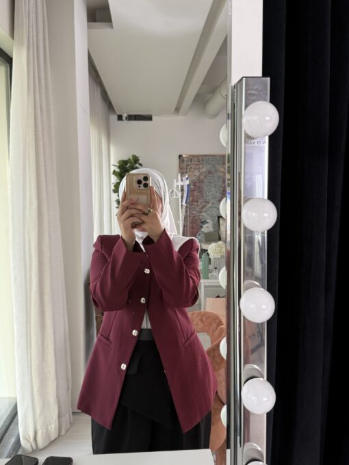 ⁦Burgandi blazer⁩ - الصورة ⁦2⁩