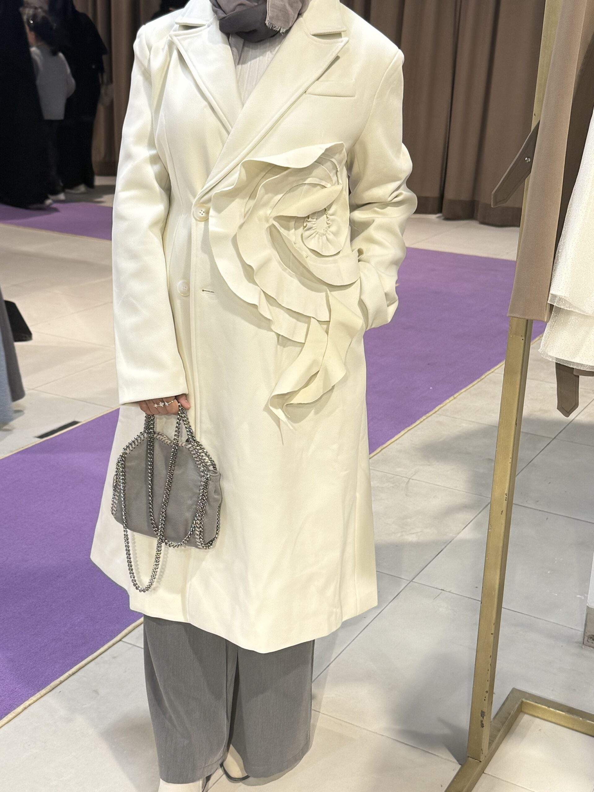 Woolen coat - الصورة 4